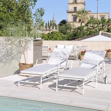 Bodega Tio Pepe מלון